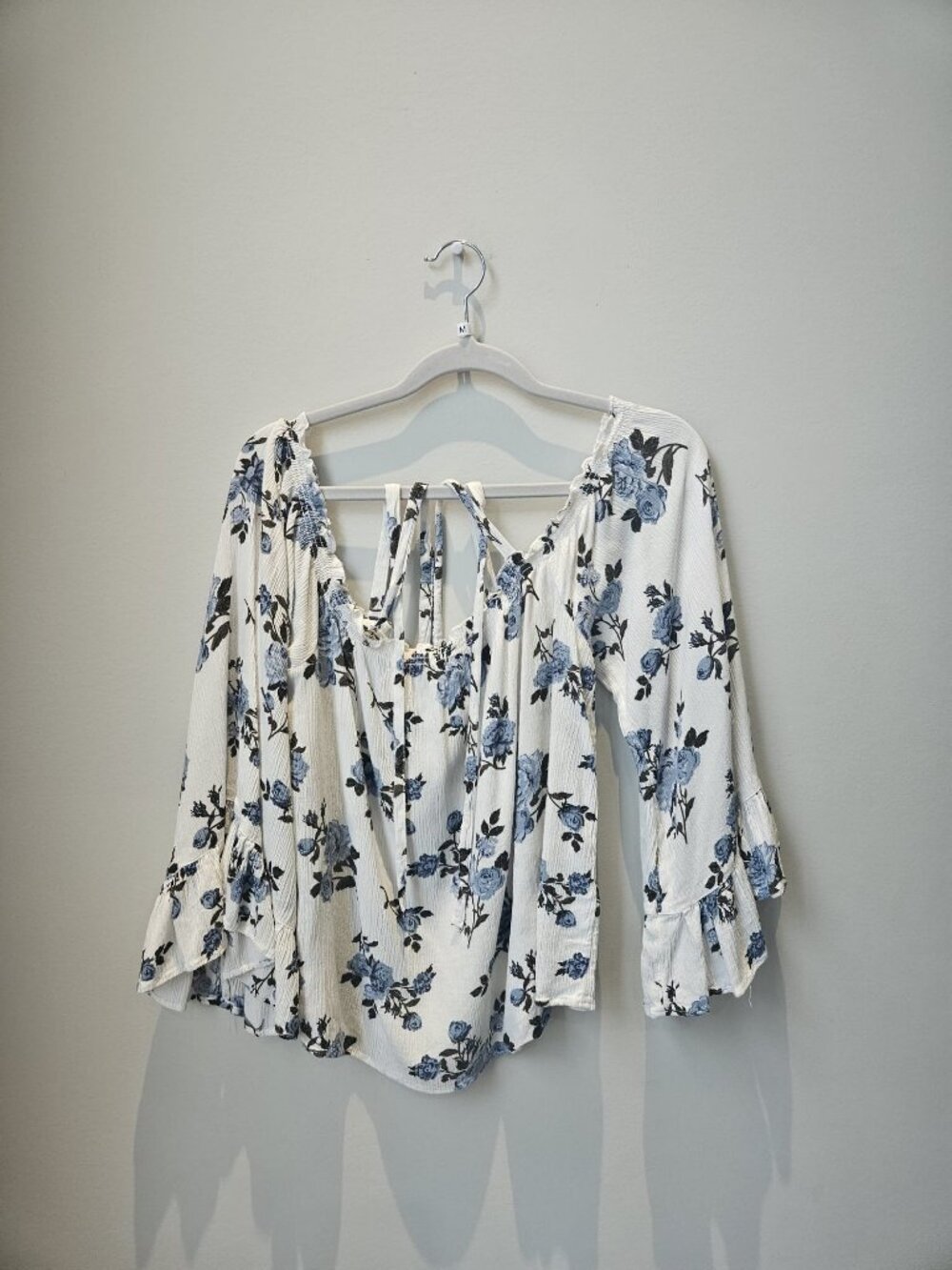 AMERICAN EAGLE OUTFITTERS Floral Peasant Blouse - Medium,
